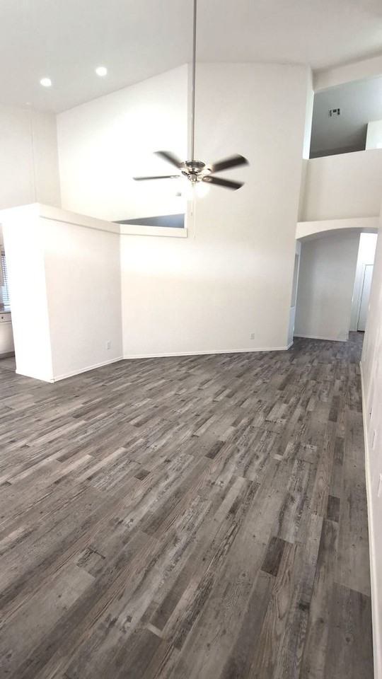 2098 E Mallard Ct - Photo 3 of 31