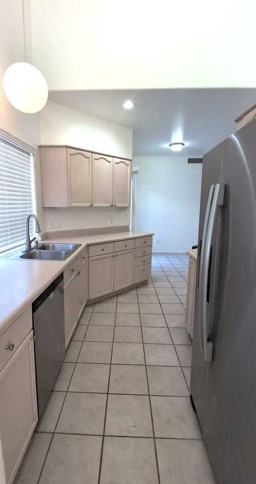 2098 E Mallard Ct - Photo 7 of 31