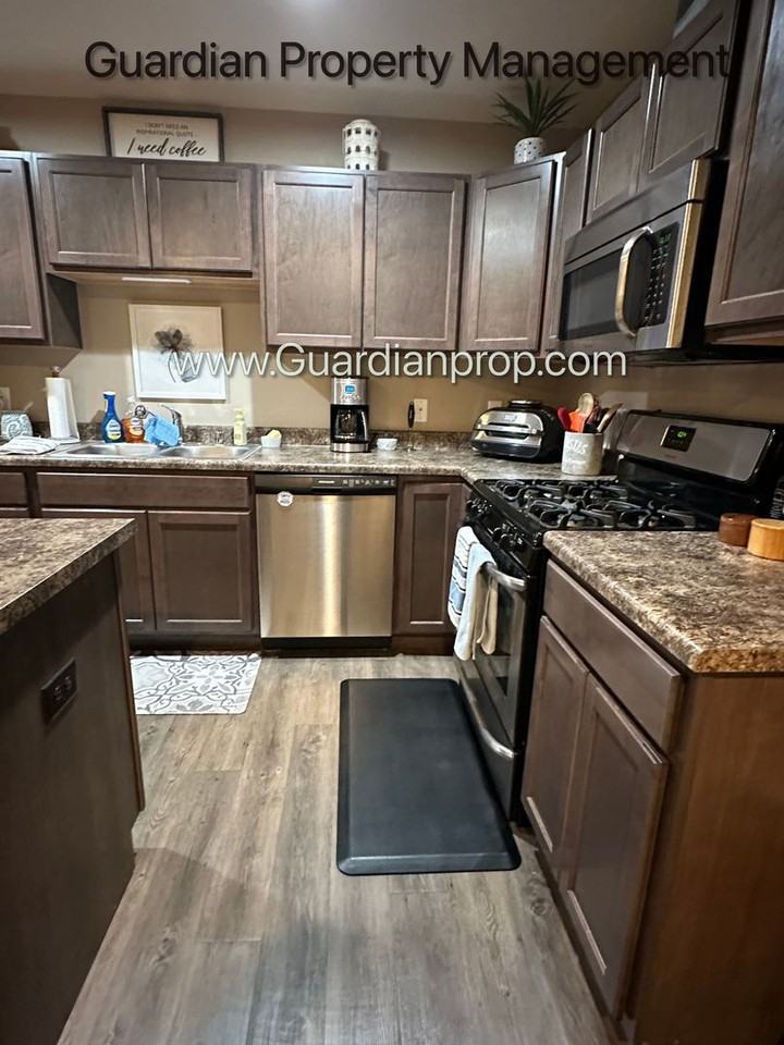 7954 210th St W - Photo 7 of 21