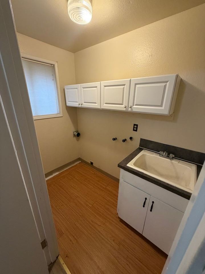 510 Se 110th Ave - Photo 7 of 21