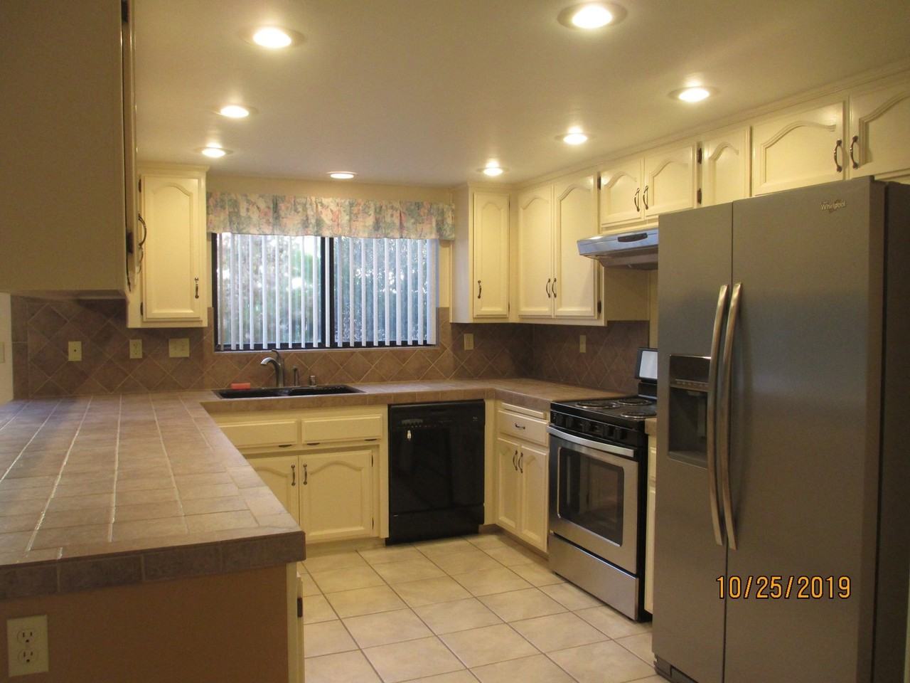 160 Galaxy Way - Photo 3 of 14
