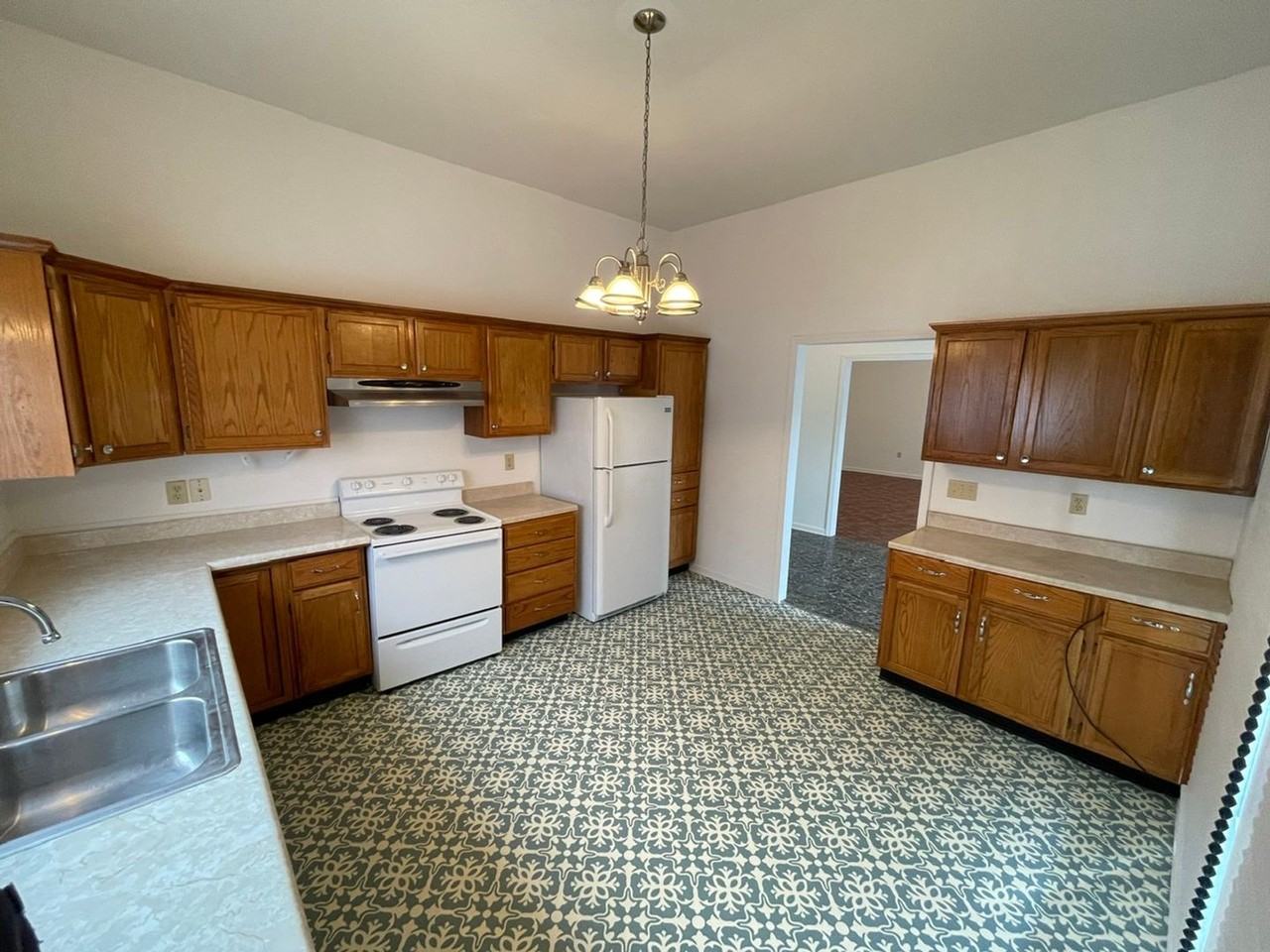 18206 Shelbyville Rd - Photo 4 of 17