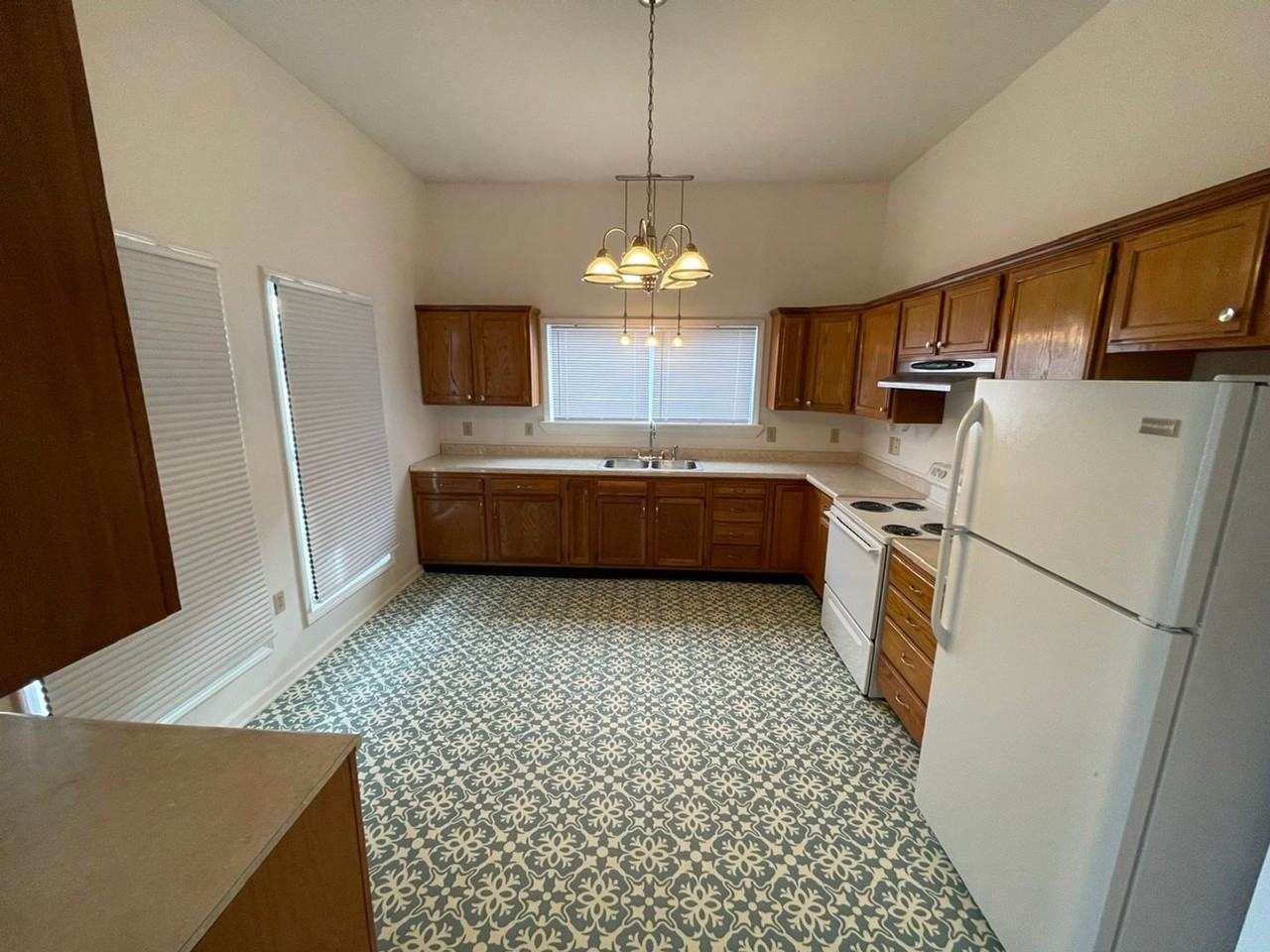 18206 Shelbyville Rd - Photo 5 of 17
