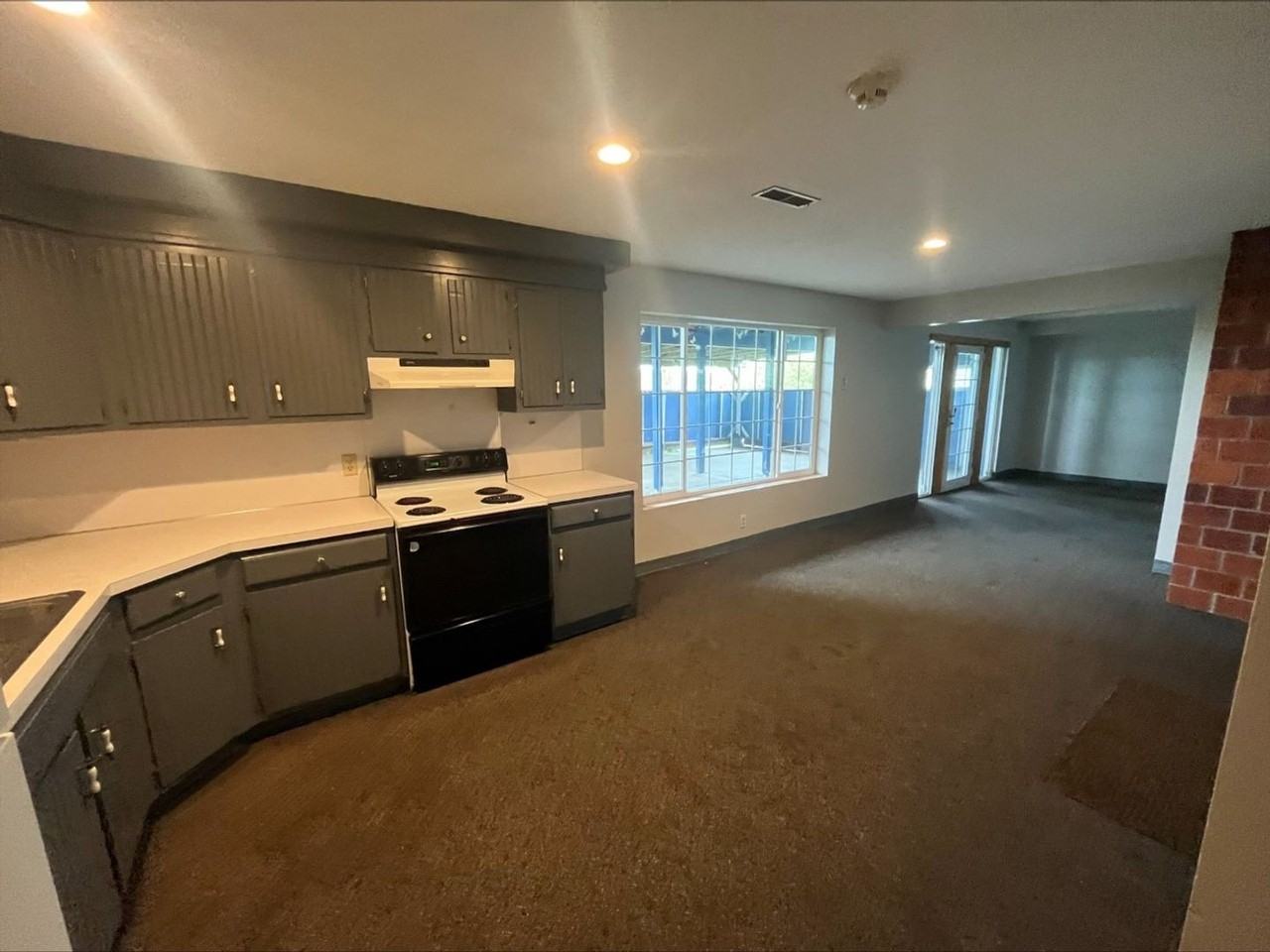 1652 Bishop Rd #B - Photo 6 of 13