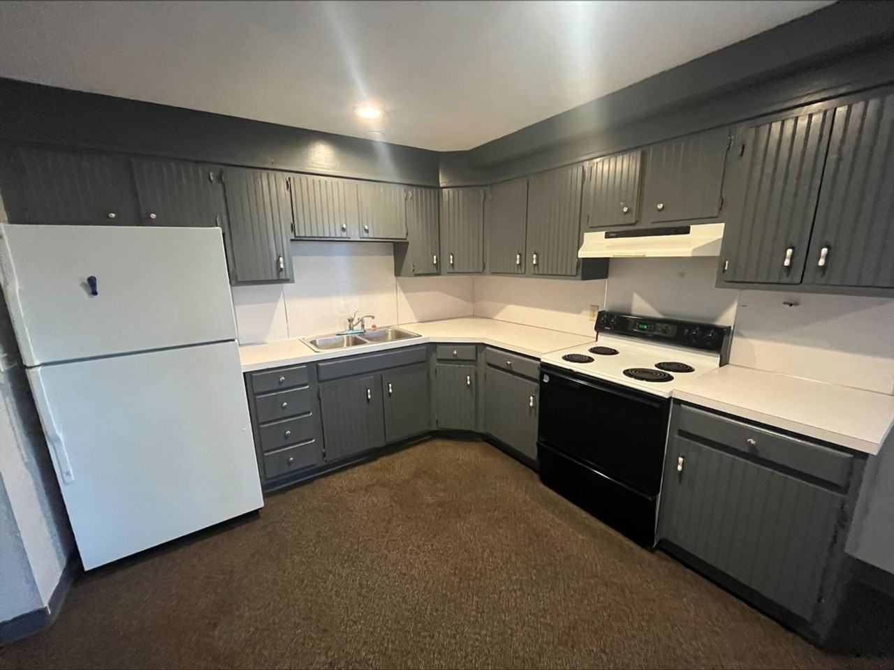 1652 Bishop Rd #B - Photo 7 of 13
