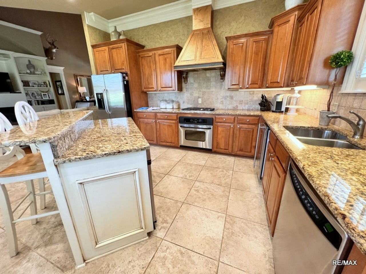 10945 Angelles Cv - Photo 5 of 18