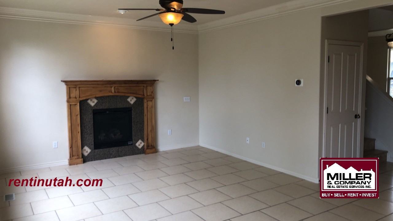 839 E Whisper Cove Rd - Photo 3 of 13