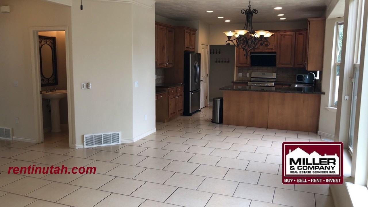 839 E Whisper Cove Rd - Photo 4 of 13