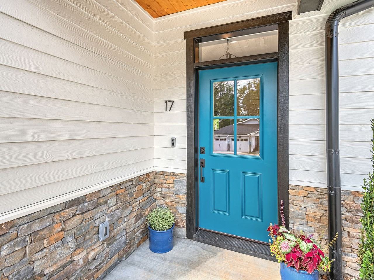 17 Ashe Park Cir - Photo 2 of 28