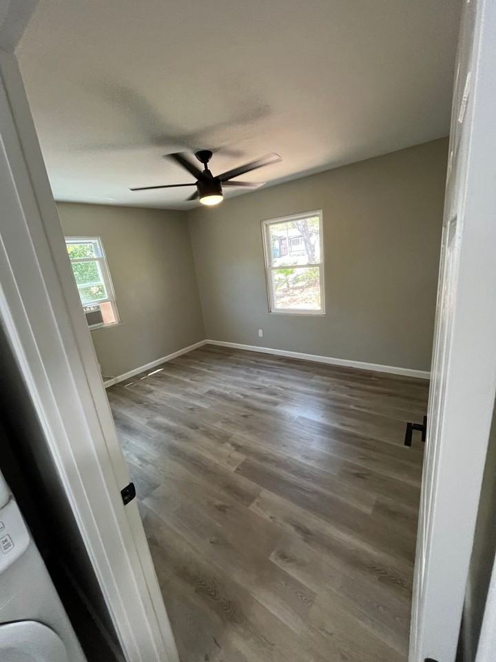 6353 Malcolm Dr - Photo 7 of 18