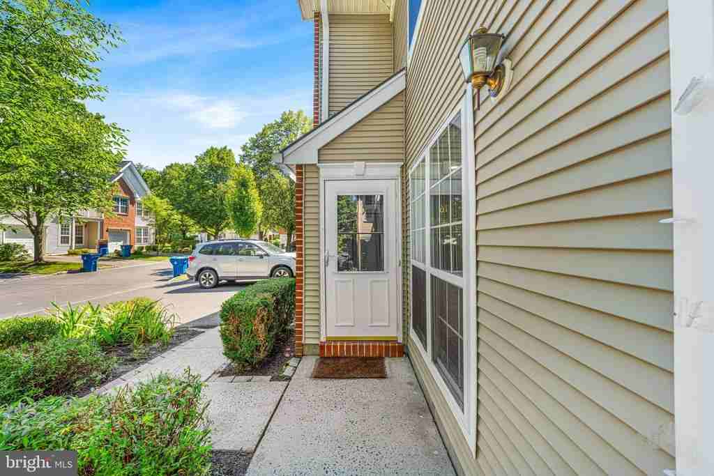16 Lee Ct - Photo 7 of 50