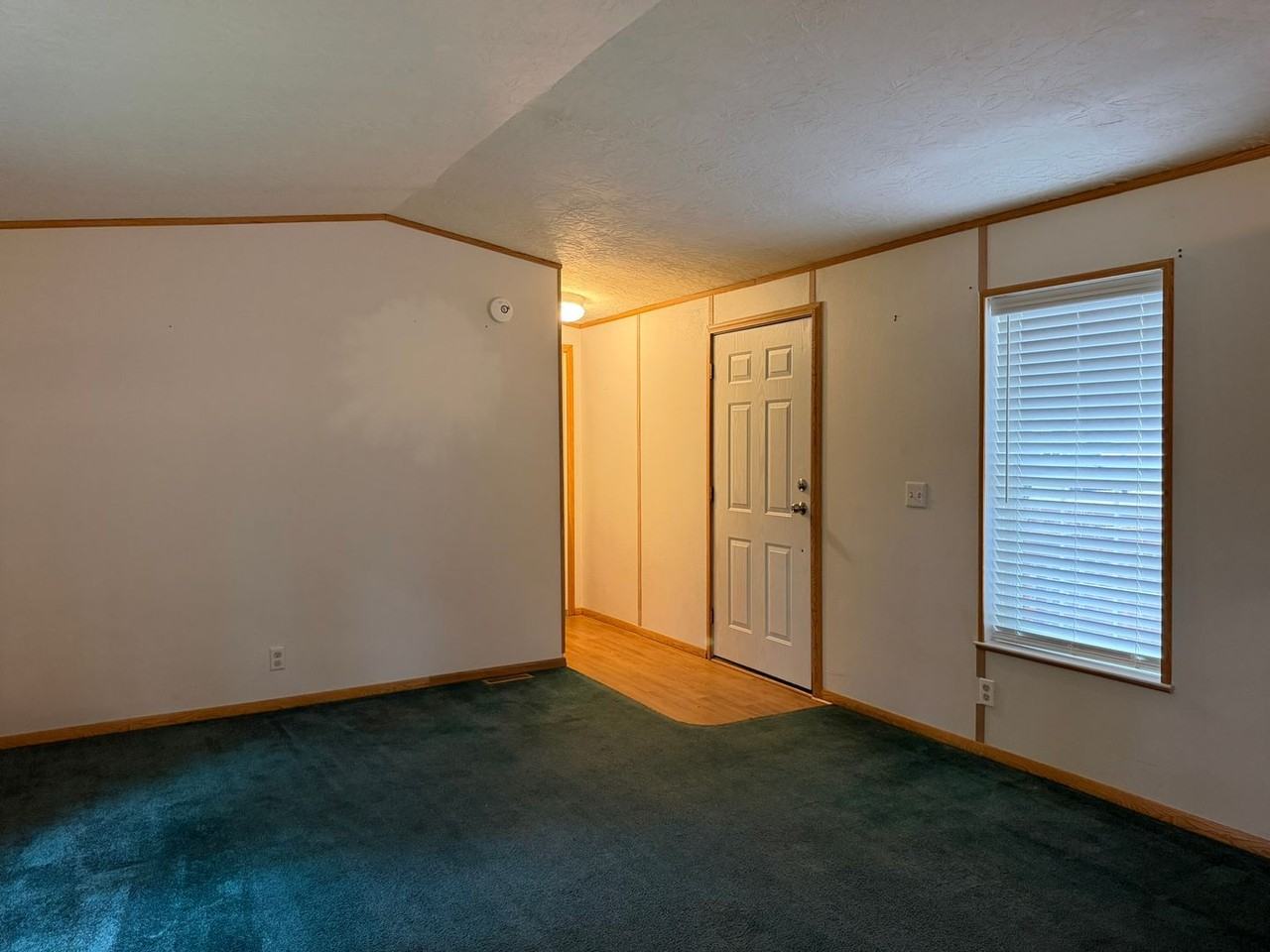 38595 Sodaville Waterloo Dr - Photo 5 of 17