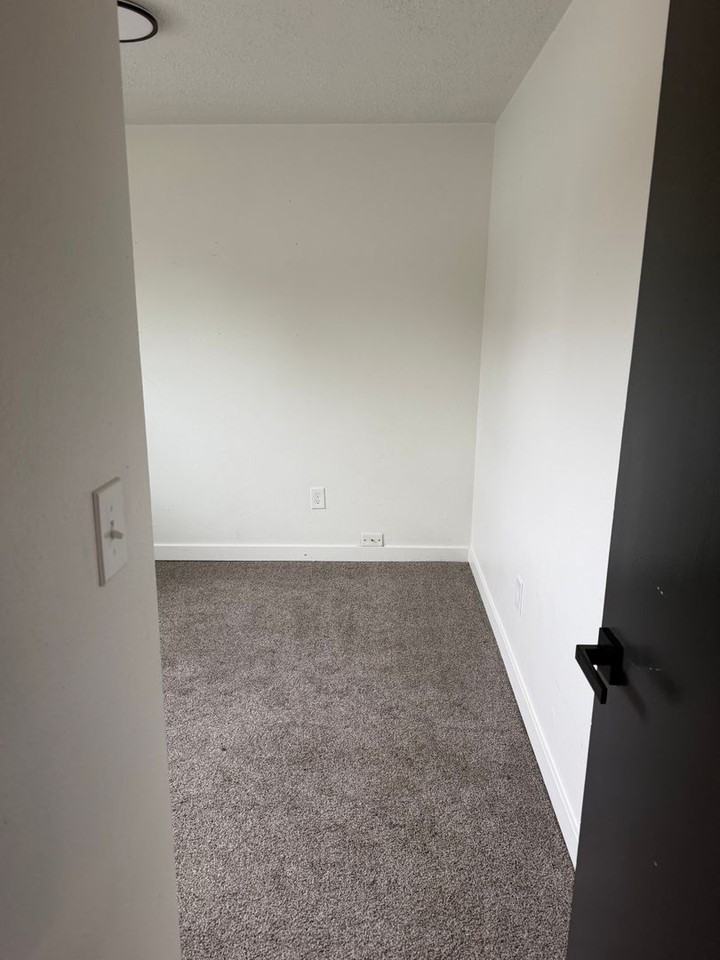 1812 Sw Eaton Blvd - Photo 4 of 13