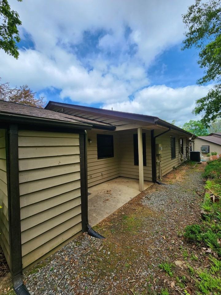 15 Woodlands Dr - Photo 4 of 21