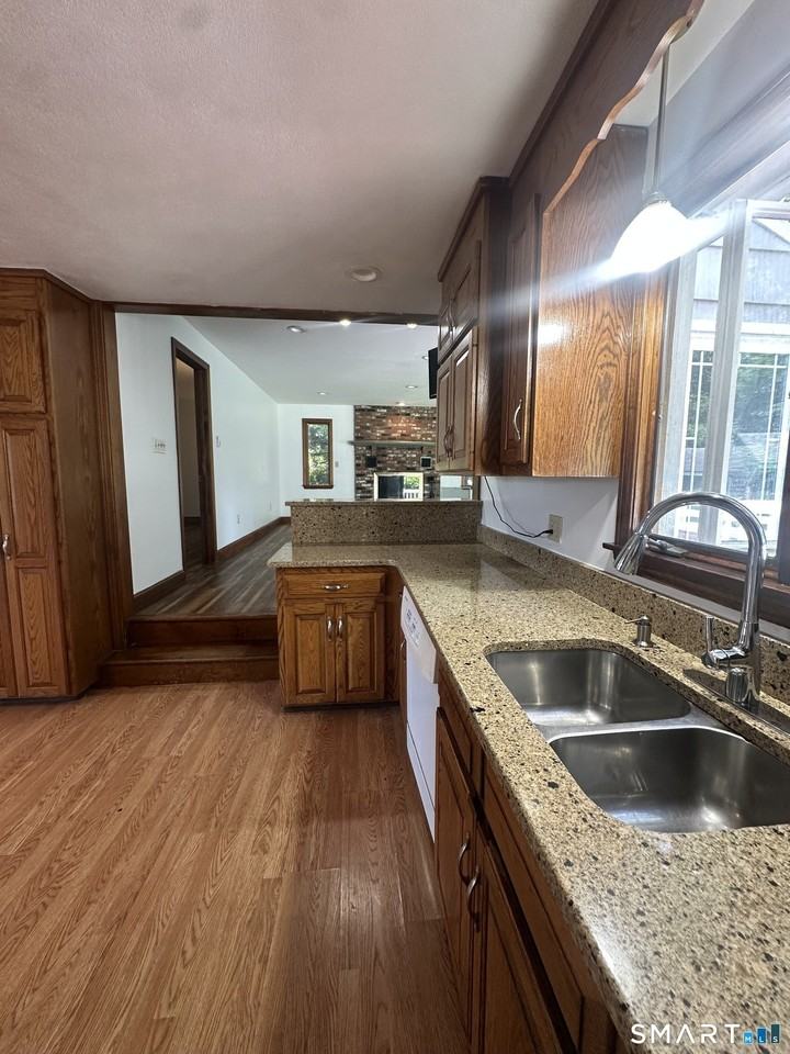 43 Glenview Ave - Photo 7 of 15