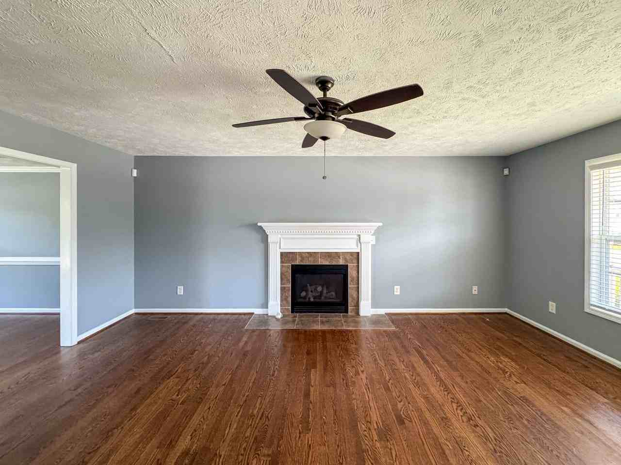 156 Edgecombe Dr - Photo 3 of 30