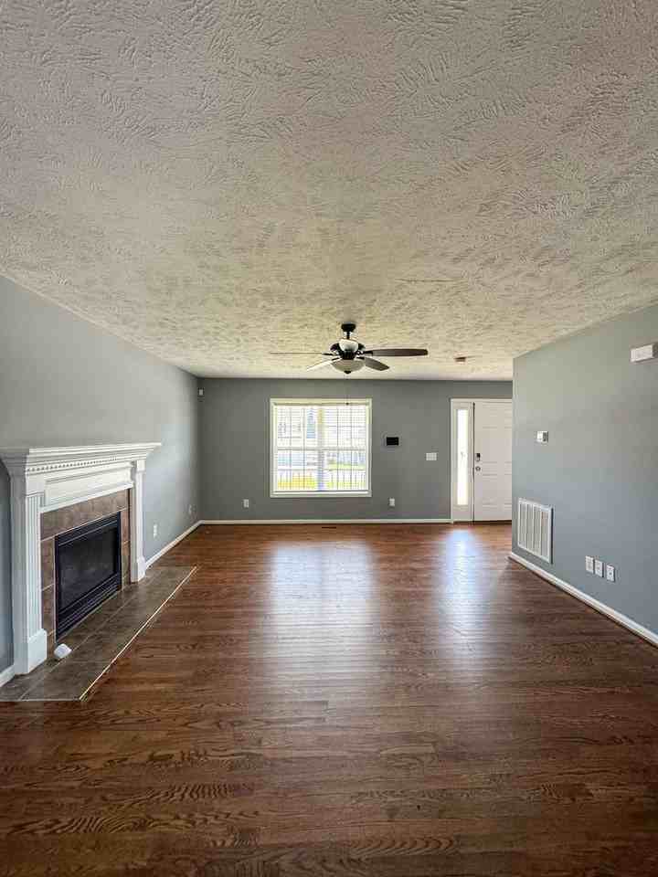 156 Edgecombe Dr - Photo 4 of 30
