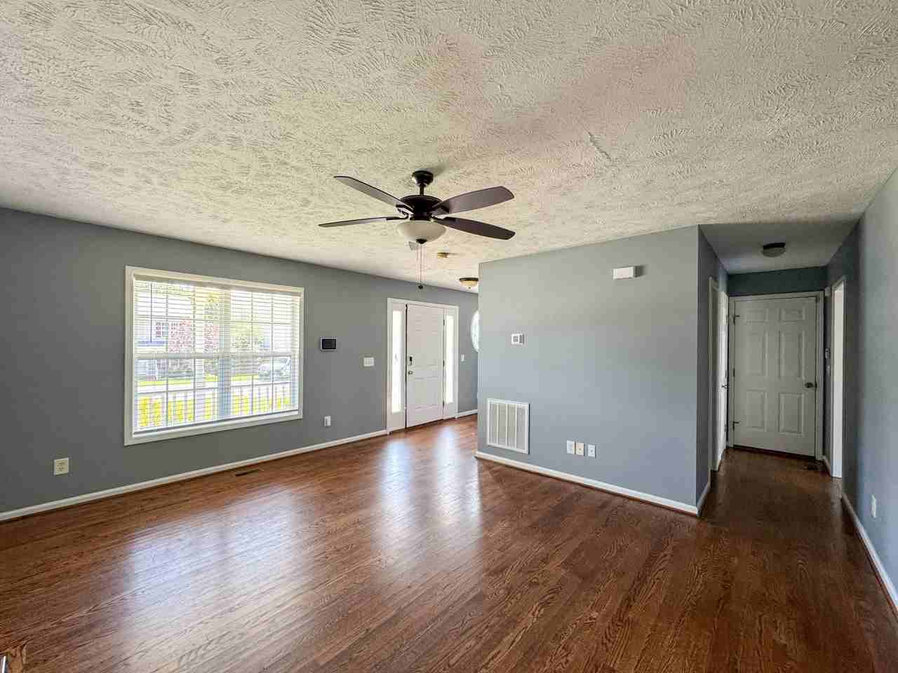 156 Edgecombe Dr - Photo 5 of 30