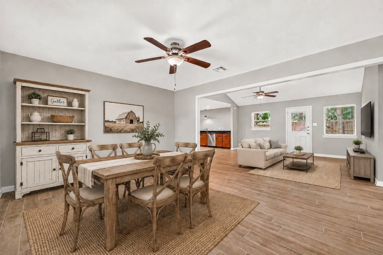14242 Carneswood Dr - Photo 4 of 48
