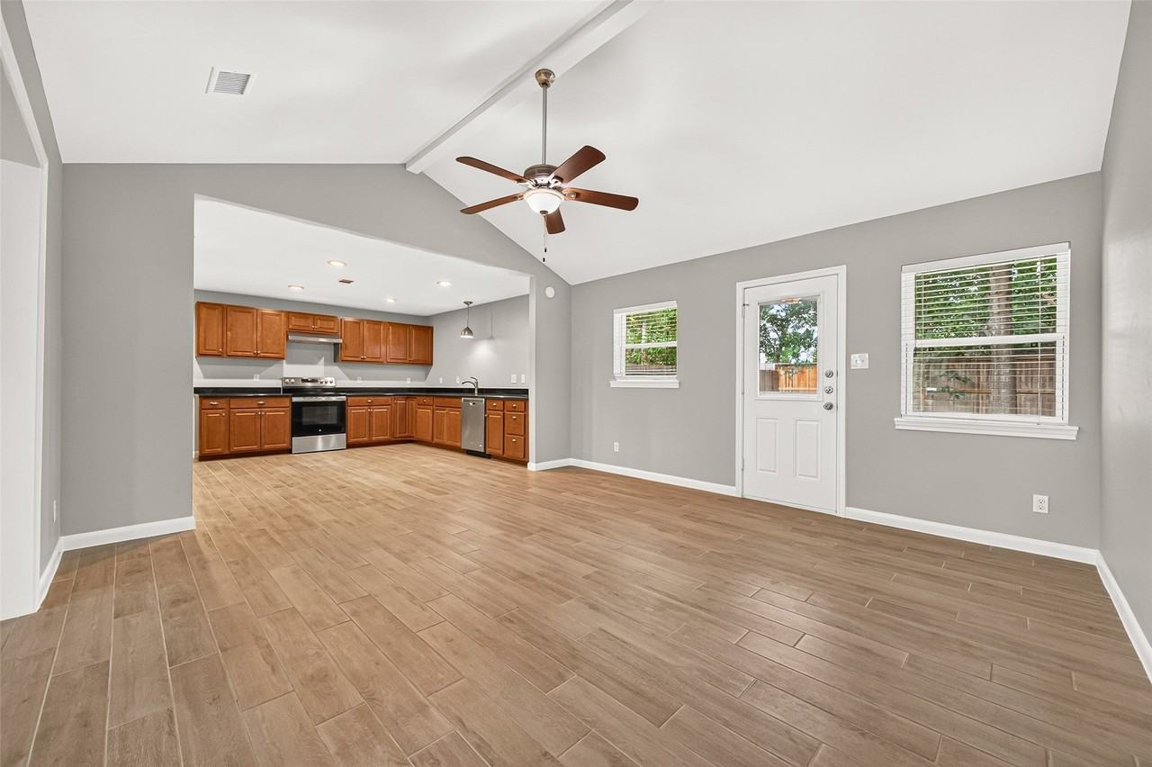 14242 Carneswood Dr - Photo 6 of 48