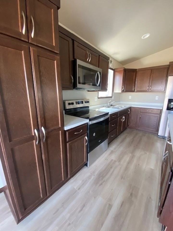 6421 83rd Ave S - Photo 3 of 33