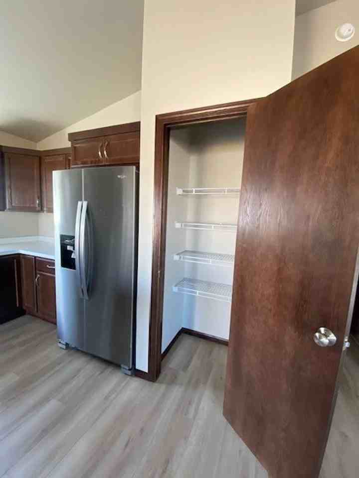 6421 83rd Ave S - Photo 4 of 33