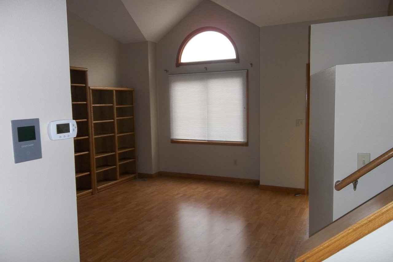 3742 Benthaven St - Photo 3 of 7