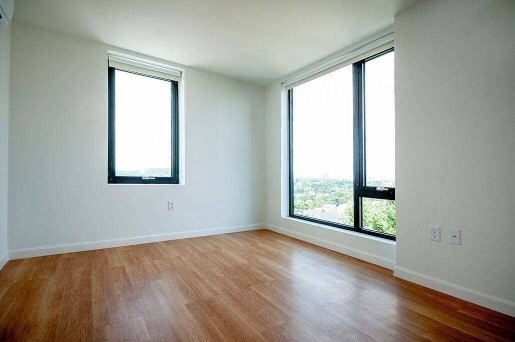 70 Parker Hill Ave - Photo 5 of 18