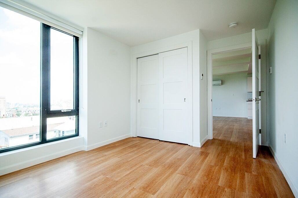 70 Parker Hill Ave - Photo 6 of 18