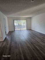 Laurelwood Apts {1622 - Photo 1 of 1