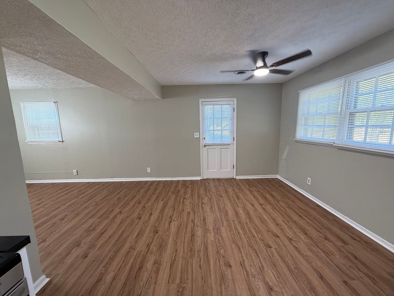 304 White Rock Rd - Photo 3 of 12