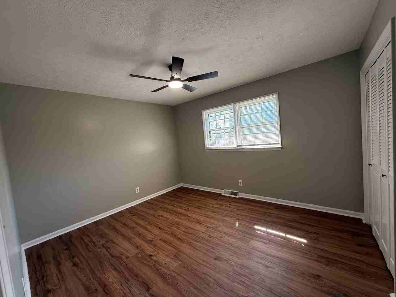 304 White Rock Rd - Photo 5 of 12