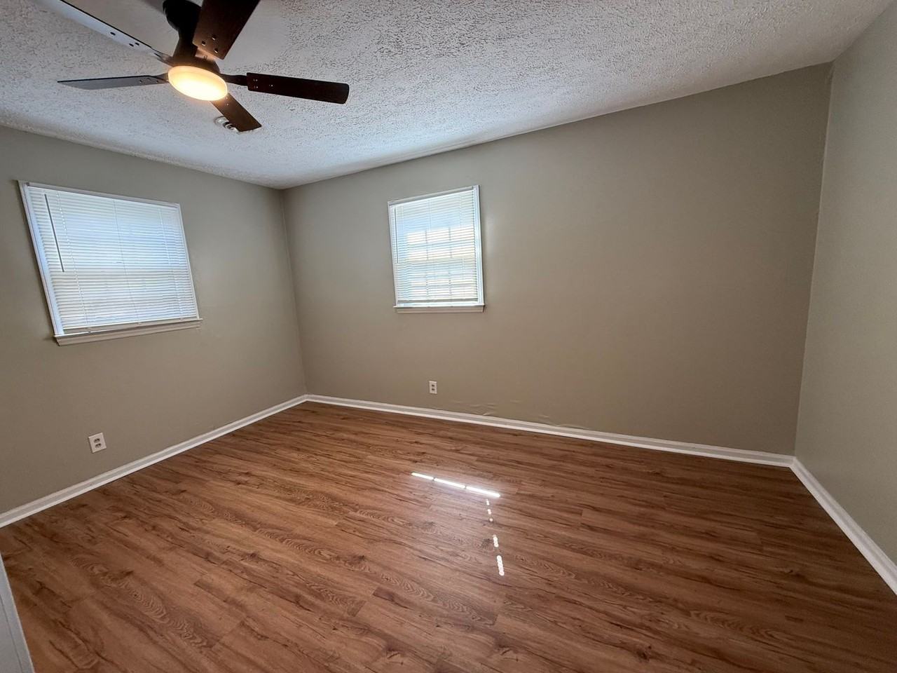304 White Rock Rd - Photo 6 of 12