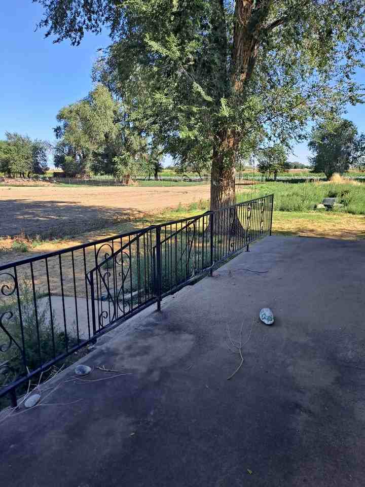 40131 E Us Highway 50 - Photo 3 of 32