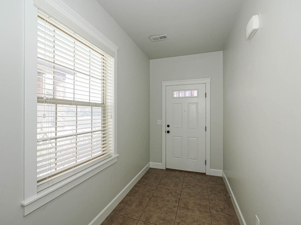 1239 N Silvercrest Dr - Photo 3 of 37