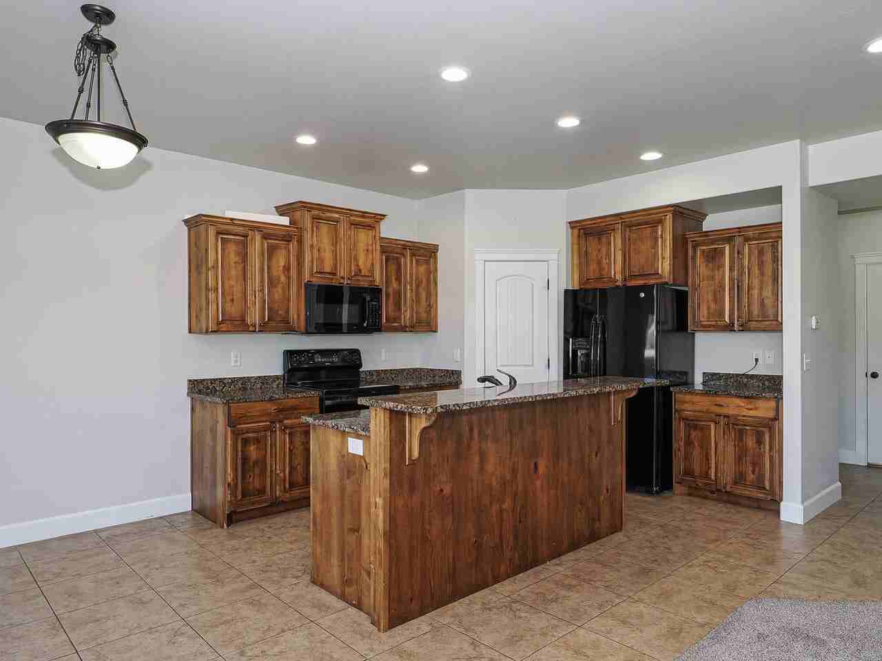 1239 N Silvercrest Dr - Photo 6 of 37