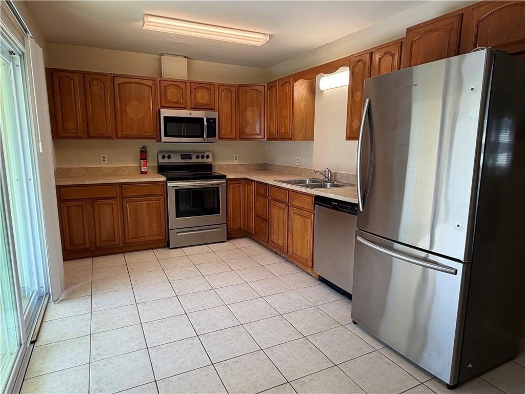 117 Admiral Cir ##B - Photo 4 of 13