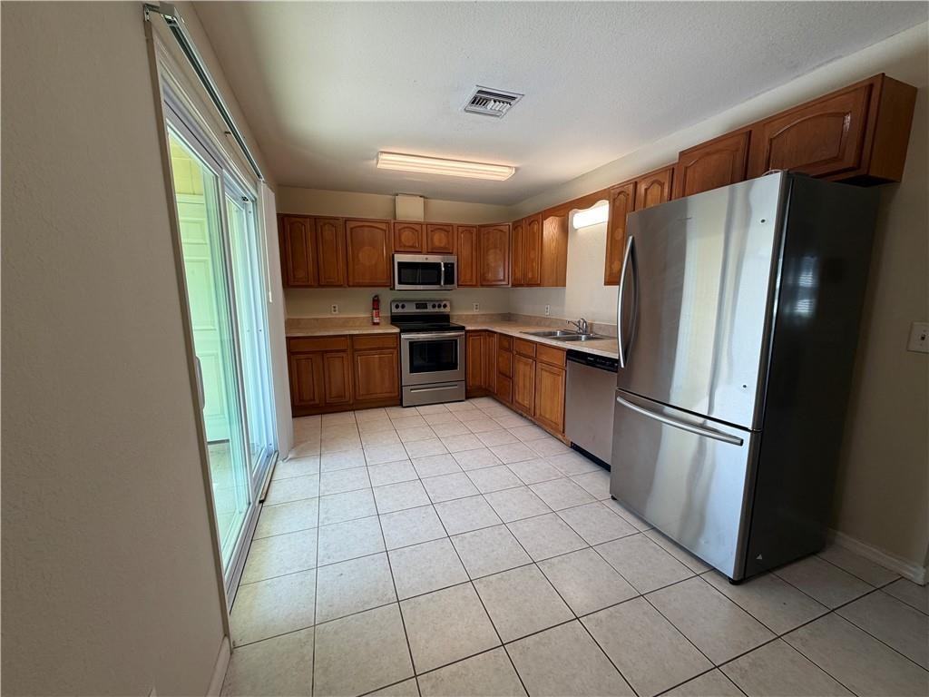 117 Admiral Cir ##B - Photo 5 of 13