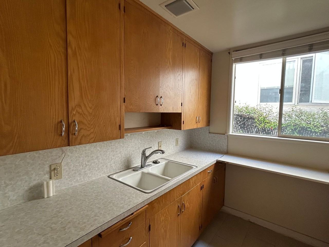 344 Prospect St - Photo 4 of 43