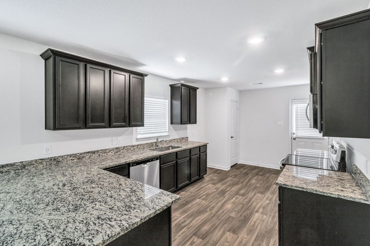 337 Crescent Park Dr - Photo 5 of 26