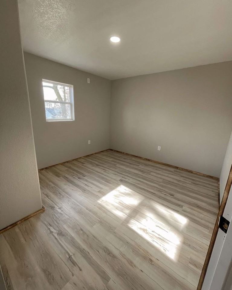 106 Washington St - Photo 3 of 11