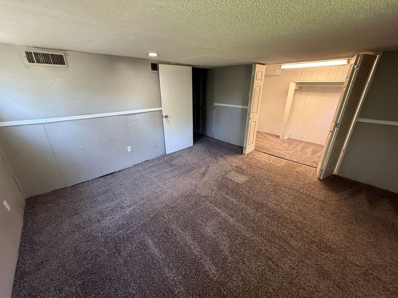 4214 Hardesty Ave - Photo 4 of 28