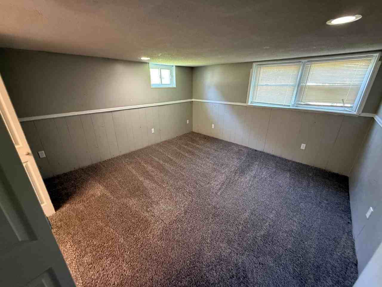 4214 Hardesty Ave - Photo 5 of 28