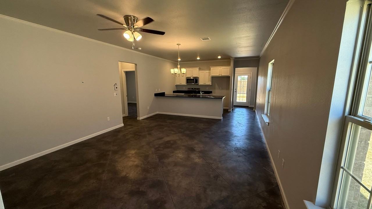 6642 Pepperdine Dr - Photo 3 of 5