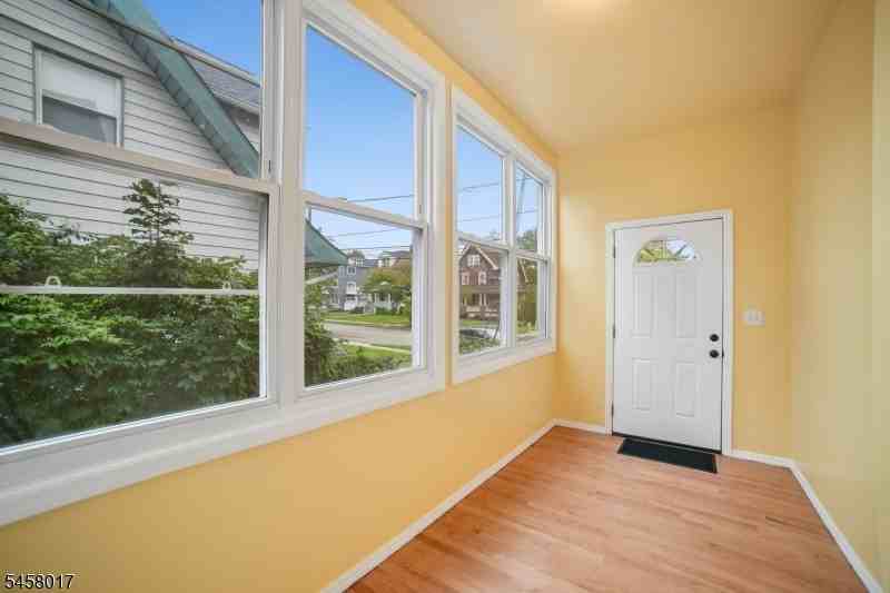 223 Walnut St - Photo 2 of 28