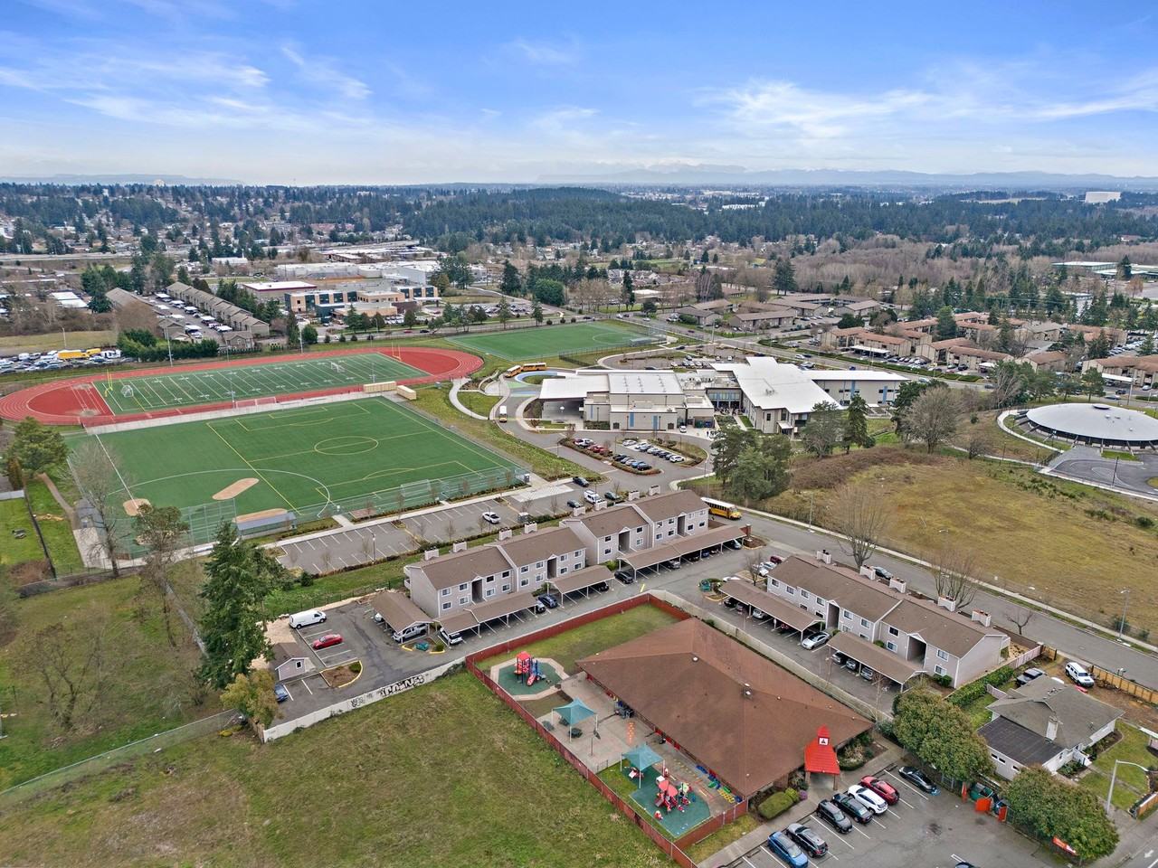 Rainier Vista Apartments - Photo 6 of 21