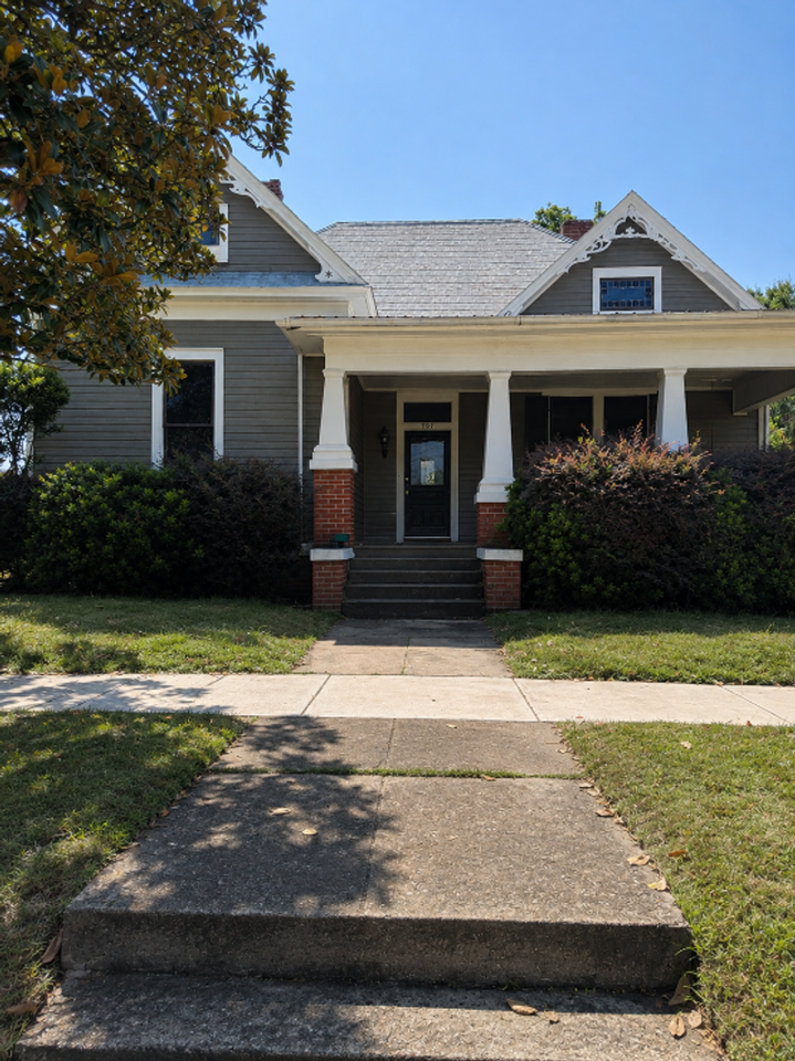 707 Avenue D