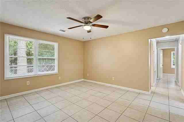 834 Pinetree St - Photo 4 of 16