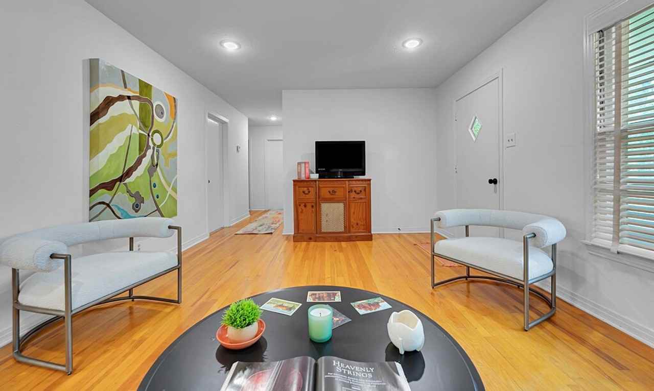 311 E Newland Dr - Photo 3 of 14