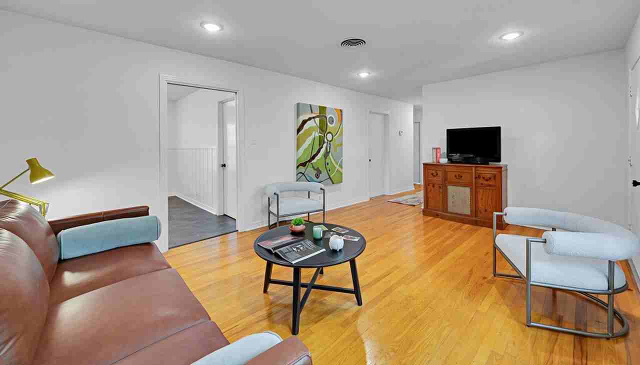 311 E Newland Dr - Photo 4 of 14